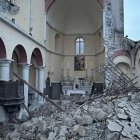 El Papa Francisco ha pedido en su cuenta de Twitter oraciones para los pueblos sirio y turco. Cáritas ha abierto una cuenta bancaria para colaborar con las víctimas del terremoto.