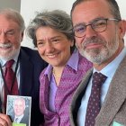 Mayor Oreja, a la izquierda, pasa el testigo a Marina Casini y Pablo Siegrist al frente de One of Us