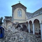 Lo que queda de la catedral de Iskenderun en Anatolia, Turquía... las religiosas acogen allí personas sin hogar