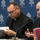 Graham Bell y Rino Fisichella, del Dicasterio de Evangelización, presentaron el Jubileo 2025 de Roma