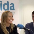 La instagramer Paloma Martínez y Álvaro Ortega, de Fundación Más Vida, presentan su campaña de recogida de leche para bebés