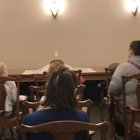 El Capitolio de Minnesota acoge una capilla de adoración a la que llegan políticos, personal de la Cámara, estudiantes, ancianos: "Rezamos para que allí dentro se defienda la vida".