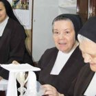 Carmelitas del convento de Badajoz. A la izquierda de la foto, Sor Ariadna de Jesús.