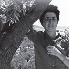 Carmen visitó Tierra Santa en 1963/64, allí recorrió los Santos Lugares, estudió las Escrituras y llegó a trabajar en casas de familias judías para poder mantenerse. Aquella experiencia conformaría mucho de lo que es el Camino Neocatecumenal.