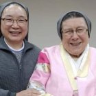 "Recordando aquella época, me asombro al considerar el milagro que ha realizado Corea para volver a ponerse en pie", comenta sor Adriana (a la derecha) a sus 91 años de edad.