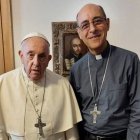 El Papa Francisco, en una foto reciente con Víctor Manuel Fernández.