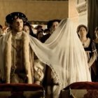 El estudioso asegura que este desarrollo social lo provocó la Iglesia al interferir en los sistemas familiares de los occidentales a principios de la Edad Media (foto: teleserie Carlo Rey Emperador).