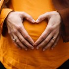 Cualquier argumento proabortista acaba chocando con la realidad de la vida independiente del embrión y el feto desde la fecundación. Foto: Alicia Petresc / Unsplash.