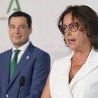 Jaén es la única provincia de España en la que actualmente las mujeres que quieren abortar tienen que desplazarse a otra (fotografía: presidente de la Junta y la consejera de Sanidad).