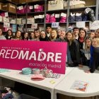 Jóvenes de Formación Profesional visitan los almacenes de RedMadre en Madrid... más de mil voluntarios ayudan en sus 40 asociaciones