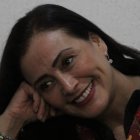 Cumplidos los diez años, Leticia tomó la determinación de irse a vivir a la calle. El plan era encontrar un puente bajo el cual poder protegerse de la lluvia, pedir limosna y cantar en los autobuses. Foto: Néstor Negrete.