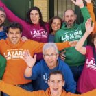 El hogar está apoyado desde fuera por varios profesionales que ofrecen altruistamente su colaboración: un psicólogo, un médico y un asistente social.