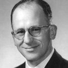 Enrique Shaw (1921-1962), padre de familia, militar y empresario, fue proclamado venerable en 2021 y su proceso de canonización continúa.