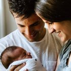 Tener un hijo cambia radicalmente la vida no solo de los padres, sino de todo su entorno. El derecho familiar está llamado a proteger ese vínculo, fundamental para la sociedad. Foto: Kelly Sikkema / Unsplash.
