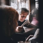 El tratamiento (o silenciamiento) que la mayoría de los medios convencionales asignan a ciertos temas les desautoriza para criticar la proliferación de 'fake news' en redes sociales. Foto: Aleksandar Velickovic / Unsplash.