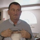 El padre Jairo Luiz Gusberti se dirigía por la noche a llevar a algunas personas a sus casas, tras una reunión de catequistas, cuando unos individuos le dispararon para robarle el coche.