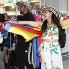 Alegres peregrinos hispanoamericanos llegan a Lisboa... hay más treintañeros que adolescentes