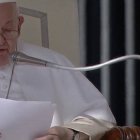 "Debemos comprometernos todos para que cada uno pueda vivir en paz, seguridad y prosperidad en el propio país de origen", dijo el Papa tras regresar de su viaje a Marsella.
