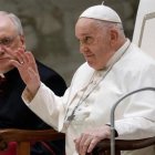 El Papa Francisco presidió la audiencia del miércoles, pero no habló, recuperándose de la gripe