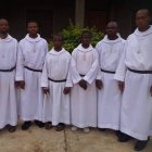 Novicios benedictinos de Eruku, en Nigeria; su noviciado fue asaltado por bandidos fulani