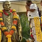Los reconocimientos a Louis Braille son continuos y universales desde su muerte. El 4 de enero de 2023 fue inaugurada una estatua en homenaje a Louis Braille en la ciudad de Hyderabad (India). Foto: captura T News.