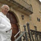 El padre Basilio era hermano de Pepe Cosmen, gran impulsor de la compañía internacional de transportes ALSA.