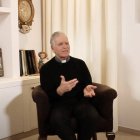 "Somos cómodos, porque no nos gusta un Dios que nos saque de nuestro espacio de seguridad y queremos hacernos un Dios que nos diga a todo que sí", dice Jesús Higueras.