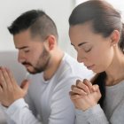 La oración es una de las formas en las que el creyente puede ir alcanzando la gracia.