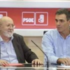 En cuanto llegó al Gobierno en 2018, Pedro Sánchez puso al socialista Tezanos al mando de los sondeos del CIS y millones de católicos desaparecieron en las estadísticas