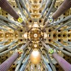 Así es la belleza que se muestra en el interior de la basílica de la Sagrada Familia de Barcelona diseñada por Antonio Gaudí