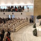 Con capacidad para 500 personas, la estructura alberga no solo una capilla sino también un Centro de formación en la fe.