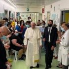 Con motivo de la XXXII Jornada Mundial del Enfermo, Francisco ha publicado "No conviene que el hombre esté solo. Cuidar al enfermo cuidando las relaciones".