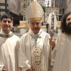 Don Giulio, de 38 años (a la derecha), trabajó como docente y educador. Don Michele (a la izquierda), a los 19 años decidió convertirse en policía militar (foto: Diócesis de Prato).