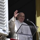 Francisco, tras el rezo del Ángelus y la bendición en el V domingo de Cuaresma, en el Vaticano.