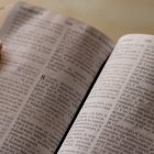 Dios nos trata a cada uno como hijos únicos. No somos prefabricados. Por eso, no nos "habla" de la misma manera a todos.