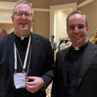 Robert Barron, obispo de la diócesis de Winona-Rochester, contará con el sacerdote español Ignacio Amorós (Se buscan rebeldes) para la versión en español de Word on Fire.