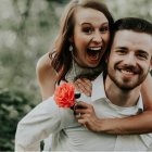 El matrimonio es algo solemne y elevado, pero también alegre, jovial y disfrutable - foto de Carly Rae Hobbins en Unsplash