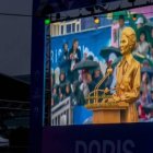 La política abortista Simone Veil, ídolo de oro en París 2024, con su ley el aborto mató 200.000 niños cada año por décadas