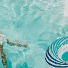 El Defensor del Pueblo, Ángel Gabilondo, avala el "toples" como "derecho" de la mujer y ofrece argumentos para implantarlo en las piscinas públicas (Foto: Unsplash / Briana Tozour).