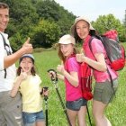 El verano es un tiempo propicio para hacer actividades en familia.