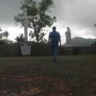 Una imagen de la Santa Montaña de Puerto Rico y su santuario en un momento lluvioso