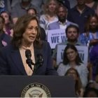Tim Walz y Kamala Harris en su mitin de presentación como equipo candidato