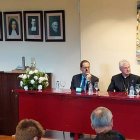 El arzobispo Vive, de casi 75 años, y Serrano Pentinat, de 47, presentan el nombramiento en La Seu