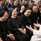 "Ser libre no es permanecer eternamente en una encrucijada, haciendo pequeñas 'escapadas' a diestra y siniestra", comentó el Papa Francisco.