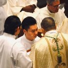 La misión principal de la Fundación CARF es rezar por los sacerdotes y por las vocaciones; después, difundir el buen nombre del sacerdote; y, como apoyo fundamental a su labor, ayudarles en su formación integral.