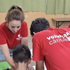 Casi 1 de cada 5 españoles que no es voluntario dice en el sondeo que les gustaría realizar voluntariado el año próximo (un 40% entre estudiantes, un 31% entre parados novatos en busca de primer empleo).