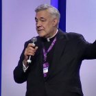 Robert Sirico, durante la presentación de 'La economía de las parábolas' el 13 de abril de 2023 en un acto del Forum da Liberdade en Porto Alegre (Brasil).
