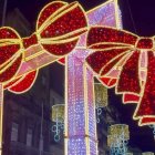 Buena parte de la iluminación navideña no tiene nada que ver con lo que se celebra. En la imagen, algunas de las luces de este año en la ciudad de Vigo.