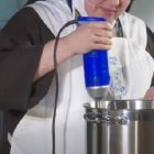 Una de las clarisas de Belorado en 2020 en el Madrid International Pastry, cuando sus chocolates tenían fama