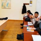 El obispo de Astorga, Jesús Fernández, anuncia la reubicación del seminario mayor al Teologado de Ávila (En la imagen, cuatro seminaristas de Astorga, obtenida del clip "Un dia en el seminario de Astorga").